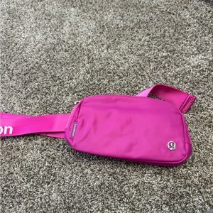Lululemon Sonic Pink 1L Belt Bag